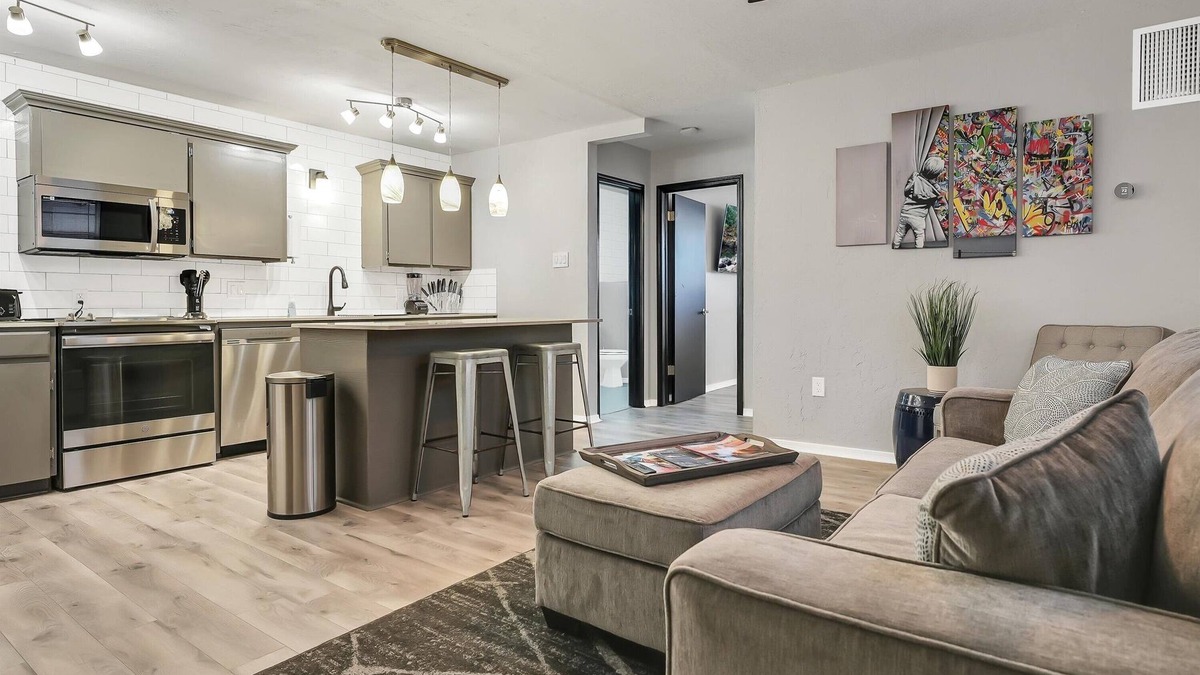 Lawton Apartment | Beautiful Contemporary Suite #15