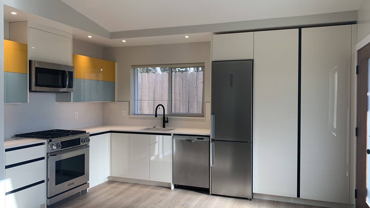 Mescal Corridor NW Apartment | Beautiful contemporary studio. Just 5 minutes drive to Laguna seca and beach.