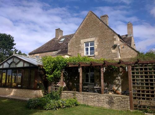 Lechlade House | Beautiful Cotswold Farmhouse set in 50 acres