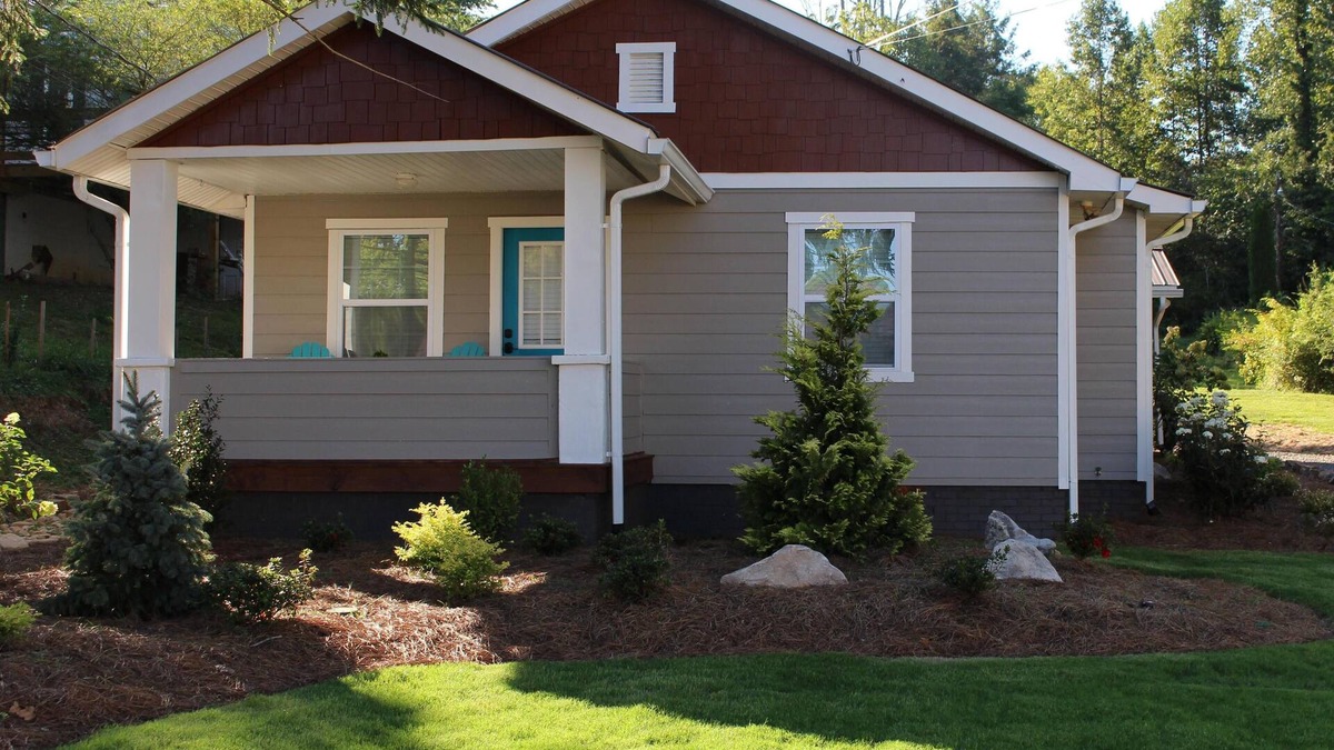 Blue Ridge Cottage | Beautiful Cottage, Short Walk to Downtown! No Extra Management Fees
