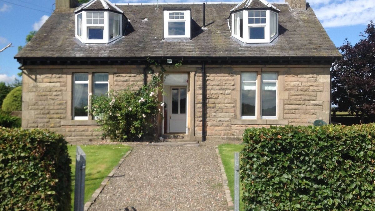 Auchengray House | Beautiful country cottage