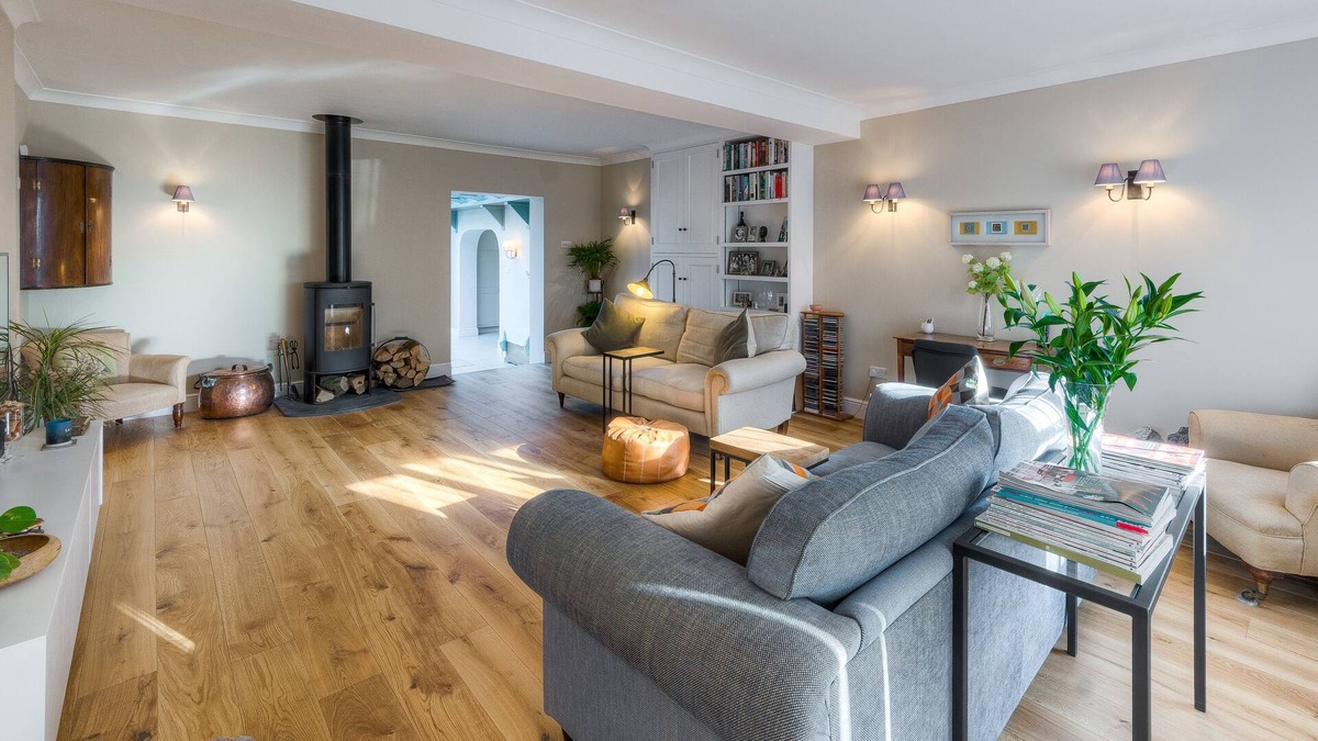 Westhampnett House | Beautiful country house in Charlton near Goodwood