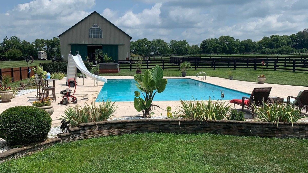Lexington Other | Beautiful country house with pool 10 minutes from Lexington