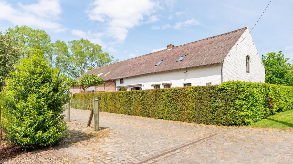Maldegem House | Beautiful country house in the greenery near Bruges