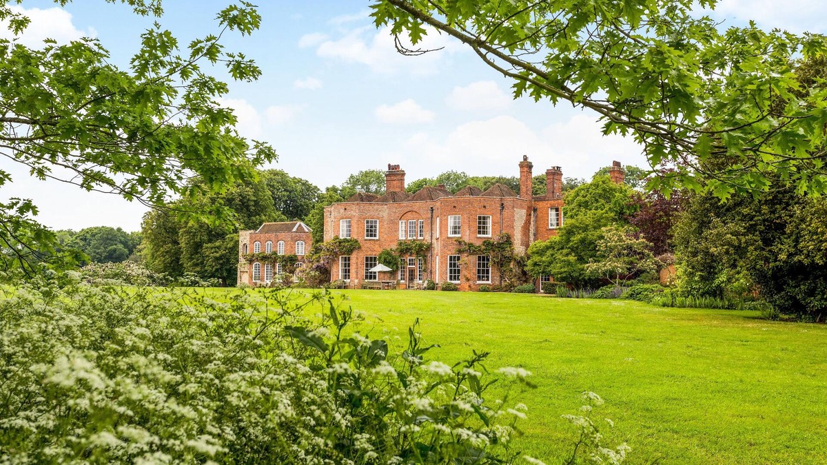 Nuneham Courtenay House | Beautiful Country Manor
