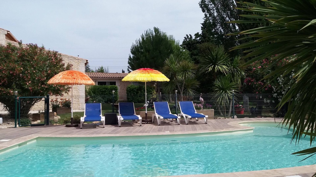 Costieres Cottage | beautiful countryside cottage with pool on the outskirts of Nimes