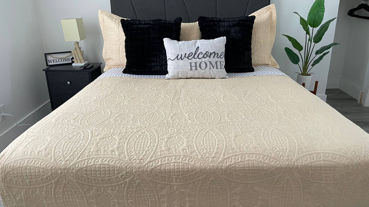Greenview Shores Apartment | Beautiful & Cozy Guest Suite