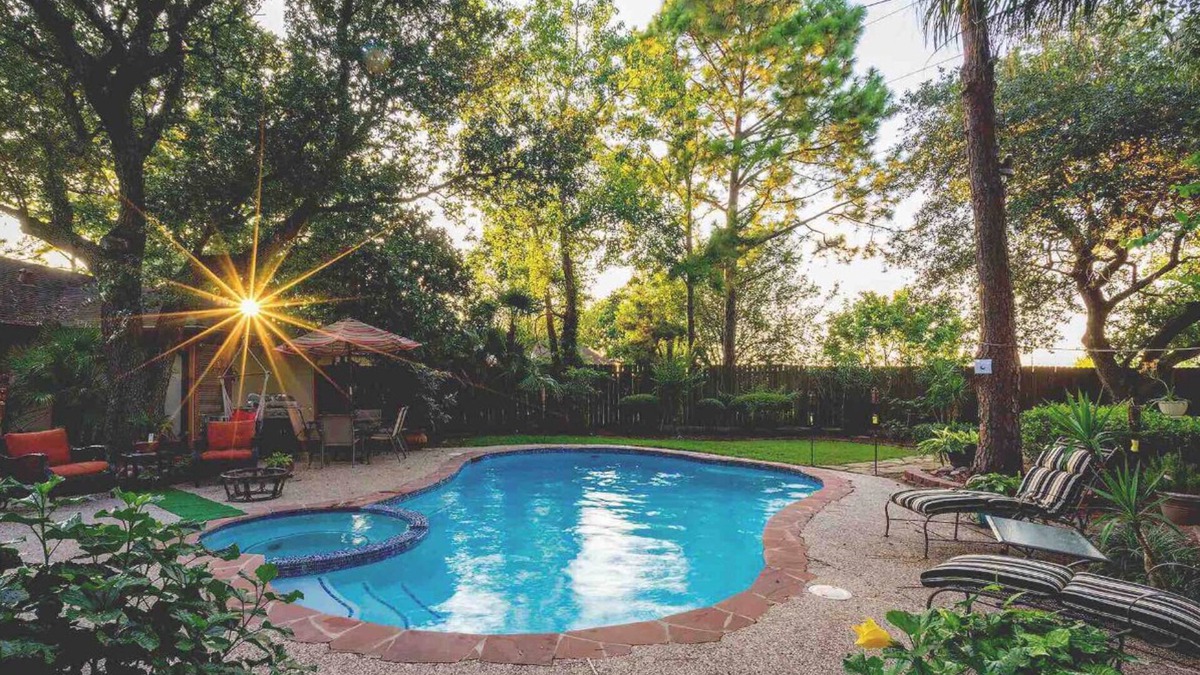 Missouri City House | Beautiful Cozy House W/Heated Saltwater Pool & Spa 💦