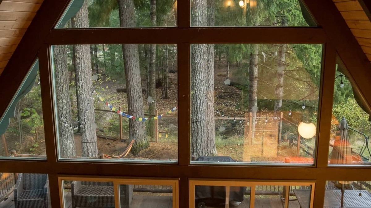 Packwood Cabin | Beautiful, Cozy, Riverfront A-Frame Cabin+Hot tub