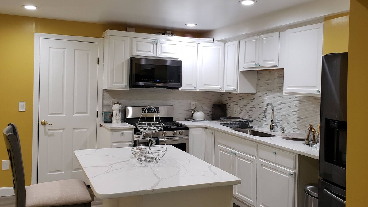 Waterbury Apartment | Beautiful cozy rooms near hospital and down town area