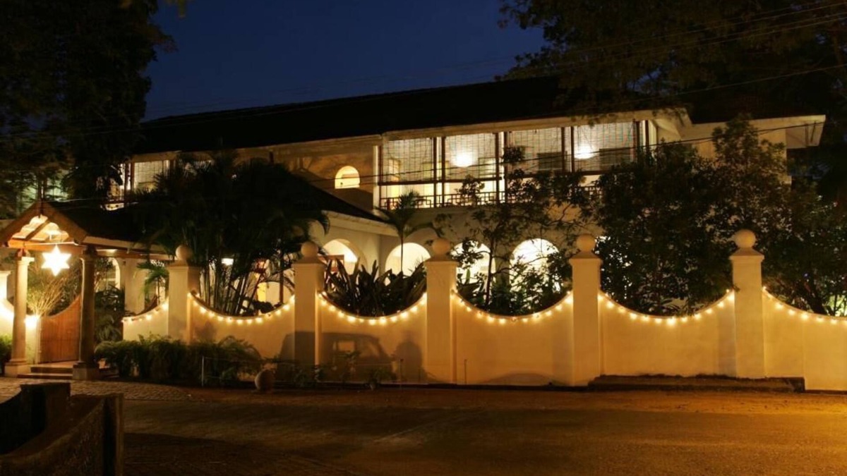 Fort Kochi Apartment | Beautiful deluxe double or twin room at Malabar House