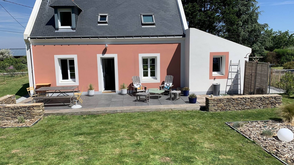 Le Palais House | Beautiful detached house with large enclosed garden in a quiet hamlet