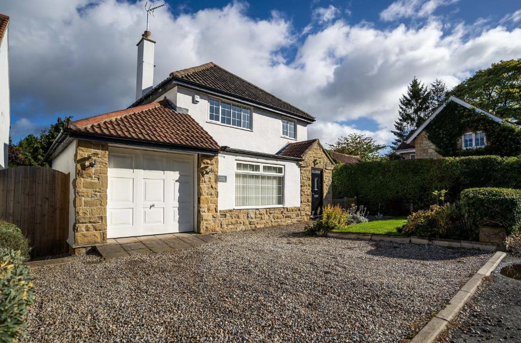 Collingham House | Beautiful detached home in quaint village setting