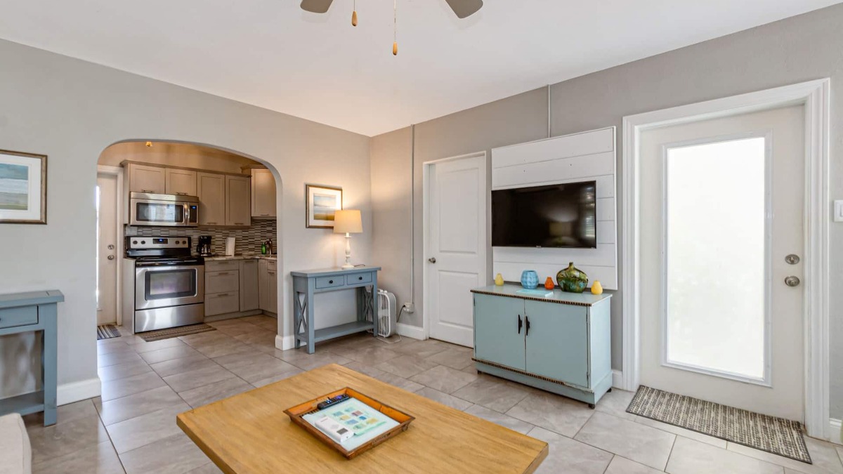 Melbourne Beach Apartment | Beautiful downtown Melbourne Beach renovated apartment one block from the beach!