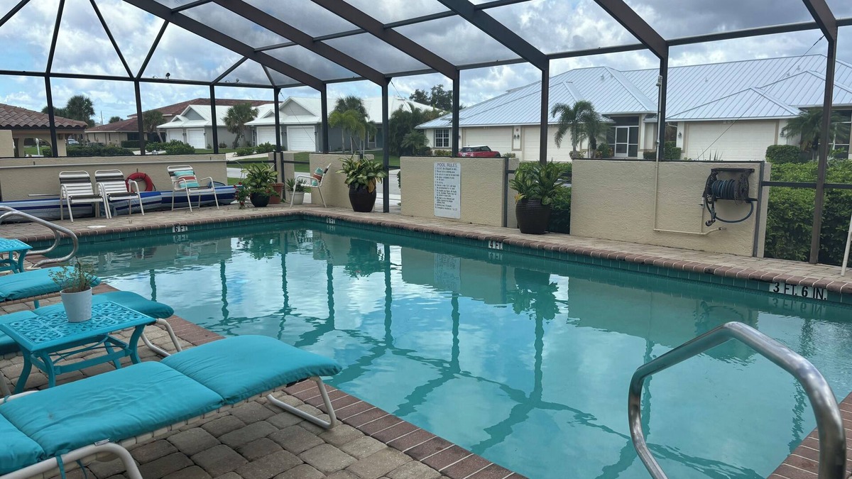 Punta Gorda Apartment | Beautiful downtown Punta Gordain walking distance of Fisherman's Village