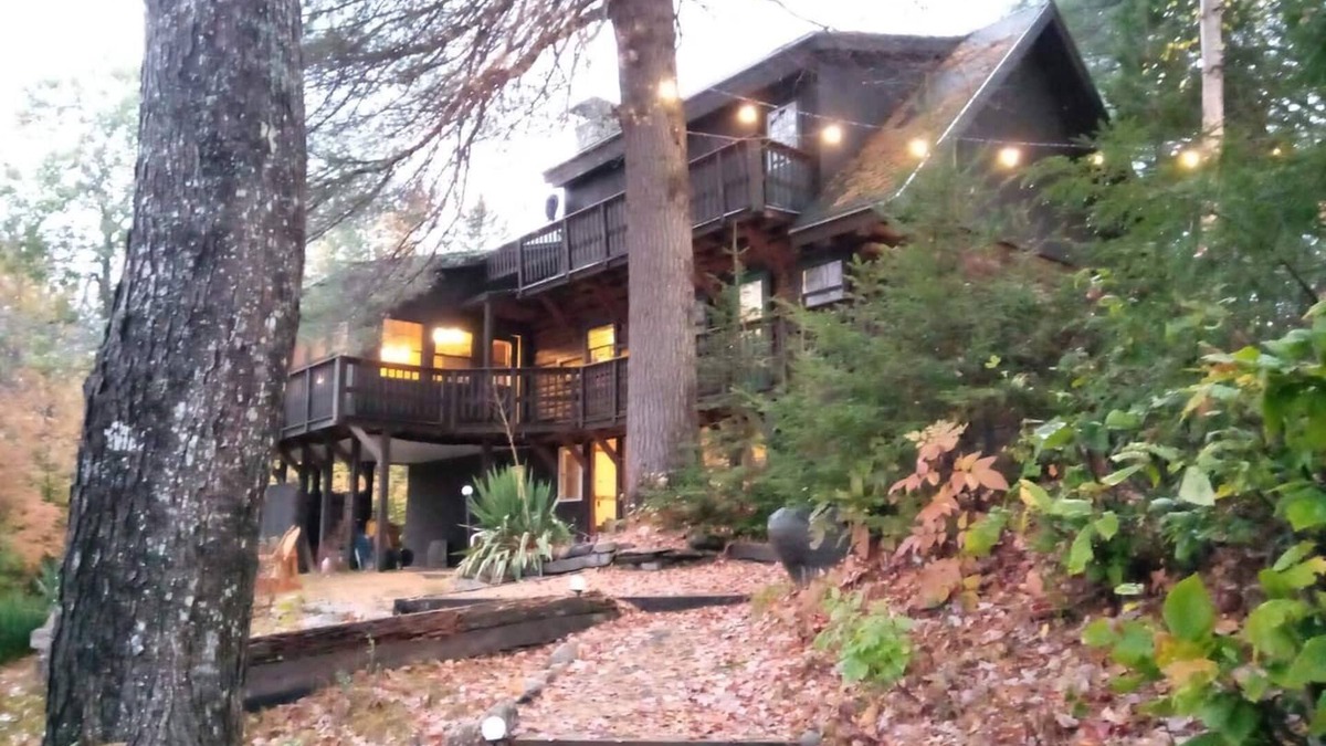 Embden Cabin | Beautiful Embden Pond Lodge - Enjoy Sugarloaf, Snowmobiling, and Ice Fishing