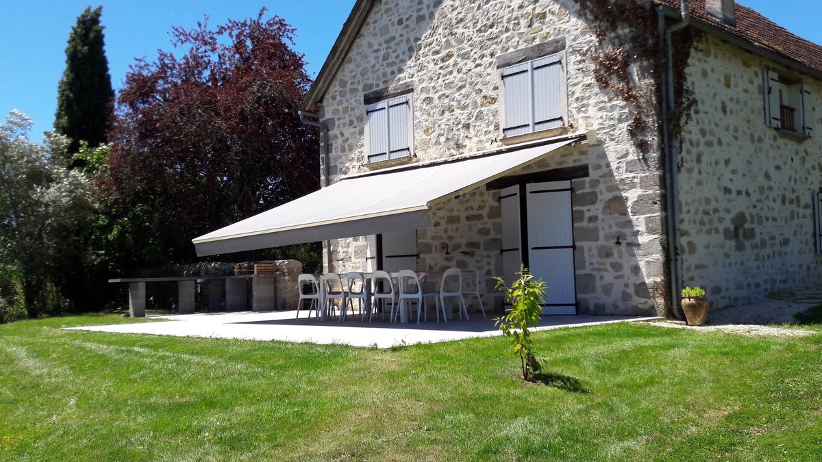 Saint-Julien-Maumont House | Beautiful fully renovated barn with swimming pool