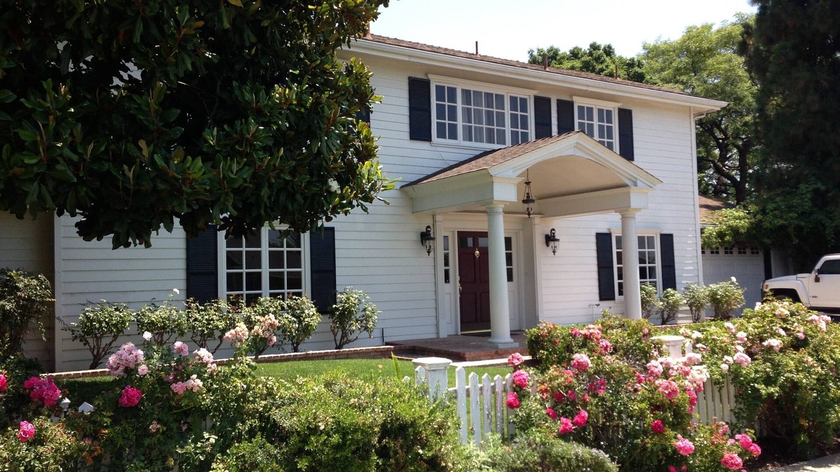 North Tustin House | Beautiful Family Home! Pool, Spa, Large Private Backyard Near Disneyland & Beach