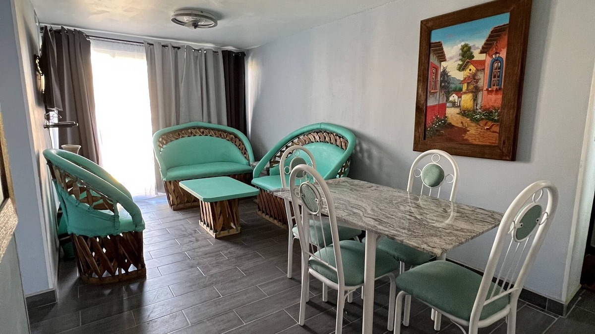 Gustavo Diaz Ordaz Apartment | Beautiful family oriented 2 bedroom apartment