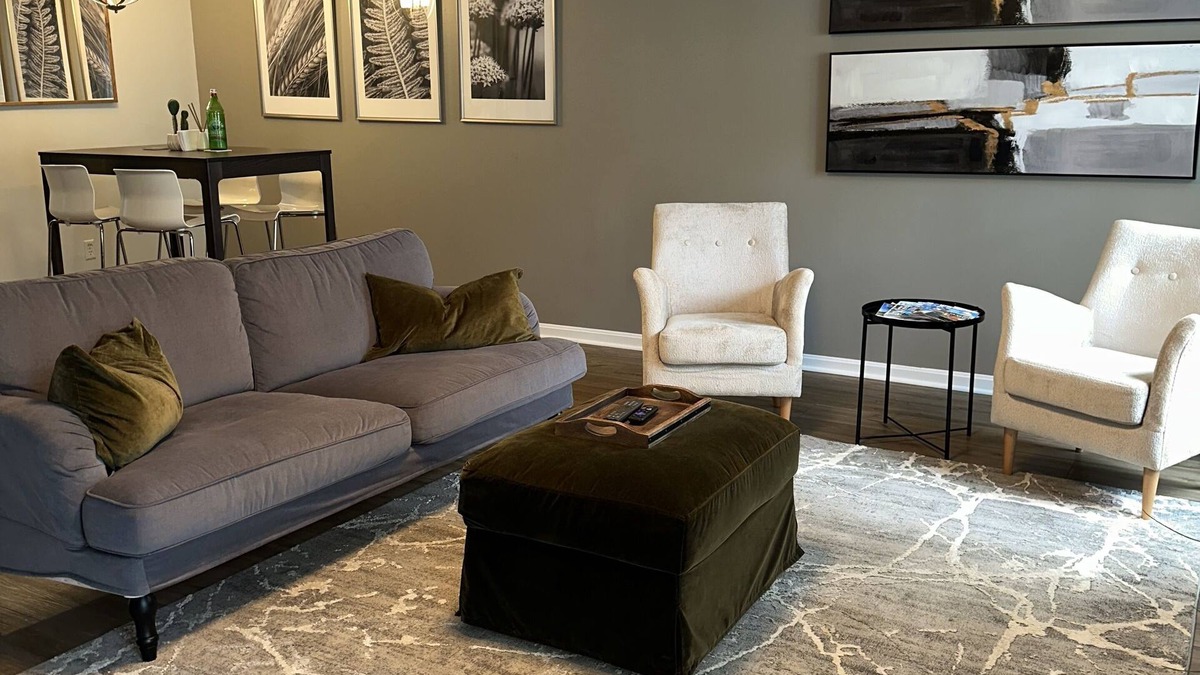 Crofton House | Beautiful family sized townhouse with deck. Close to Washington DC and Baltimore