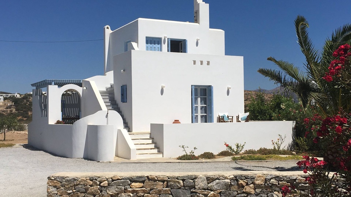 Naxos Villa | Beautiful family villa, superb views, 5 minutes walk to the beach.