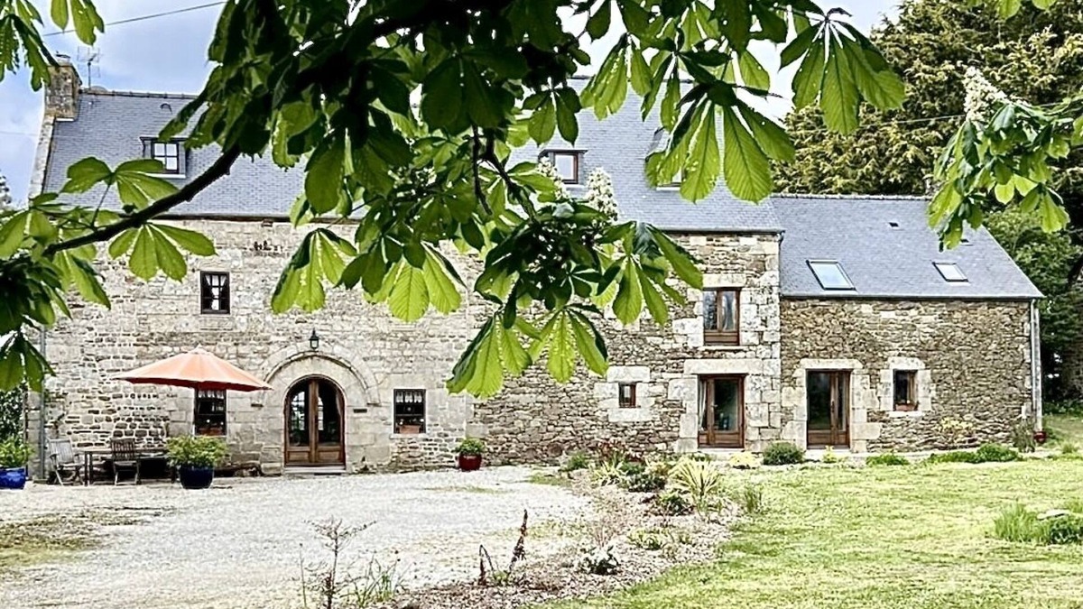 Bourseul Other | Beautiful farmhouse sleeps 2 to 6+ with 4 bedrooms, 1 bath & 3 shower rooms.