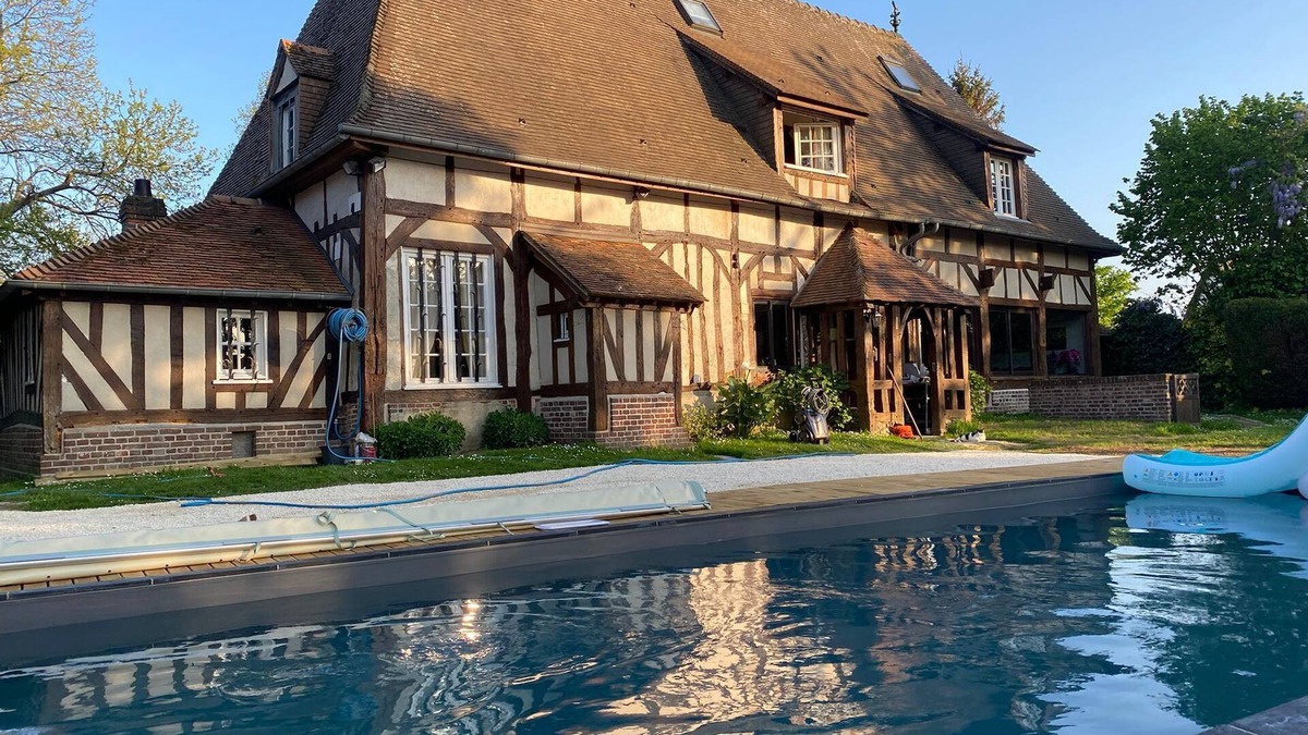 Manneville-sur-Risle House | BEAUTIFUL NORMAN HOUSE OF 12 ROOMS IN A CASE OF GREENERY