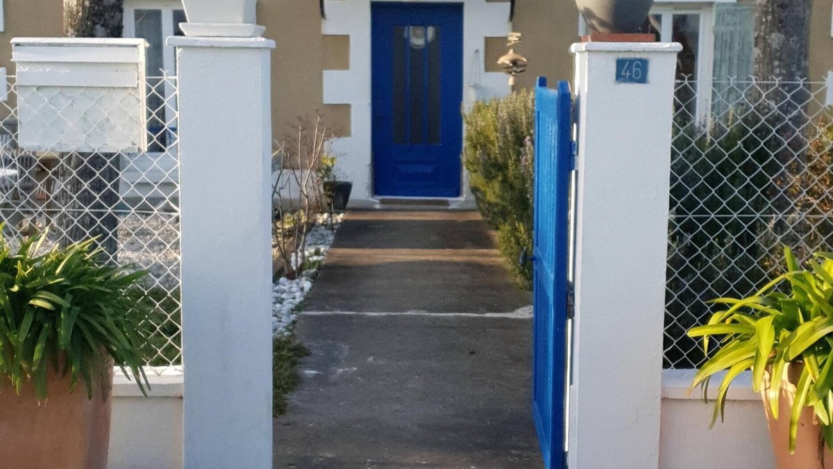 Mortagne-sur-Gironde House | Beautiful Charentais house with garden, sleeps 8 to 15, on the Giro estuary