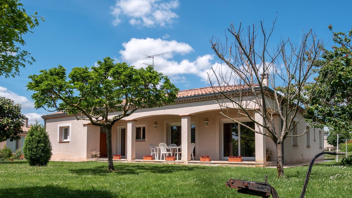 Serignac-sur-Garonne House | Beautiful house in the city center with 6 beds