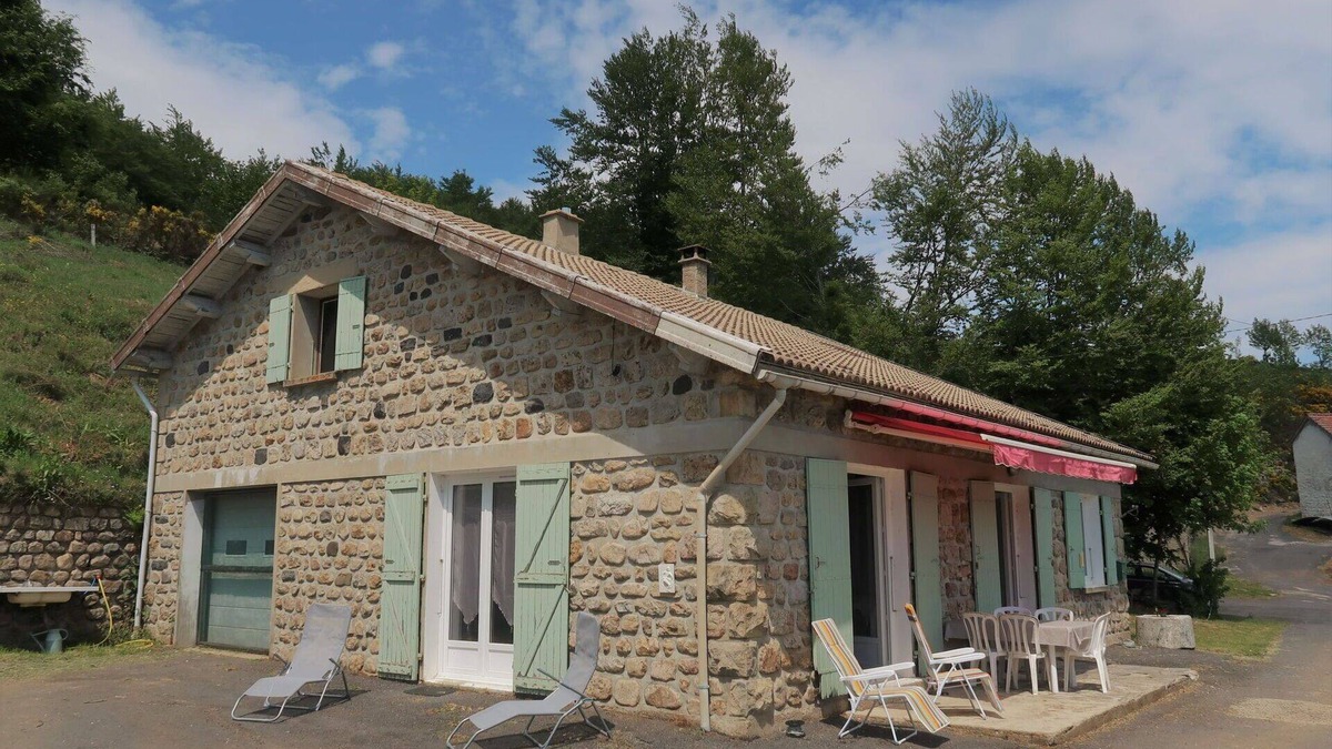 Usclades-et-Rieutord House | Beautiful private villa for 4 guests with TV, terrace, pets allowed and parking