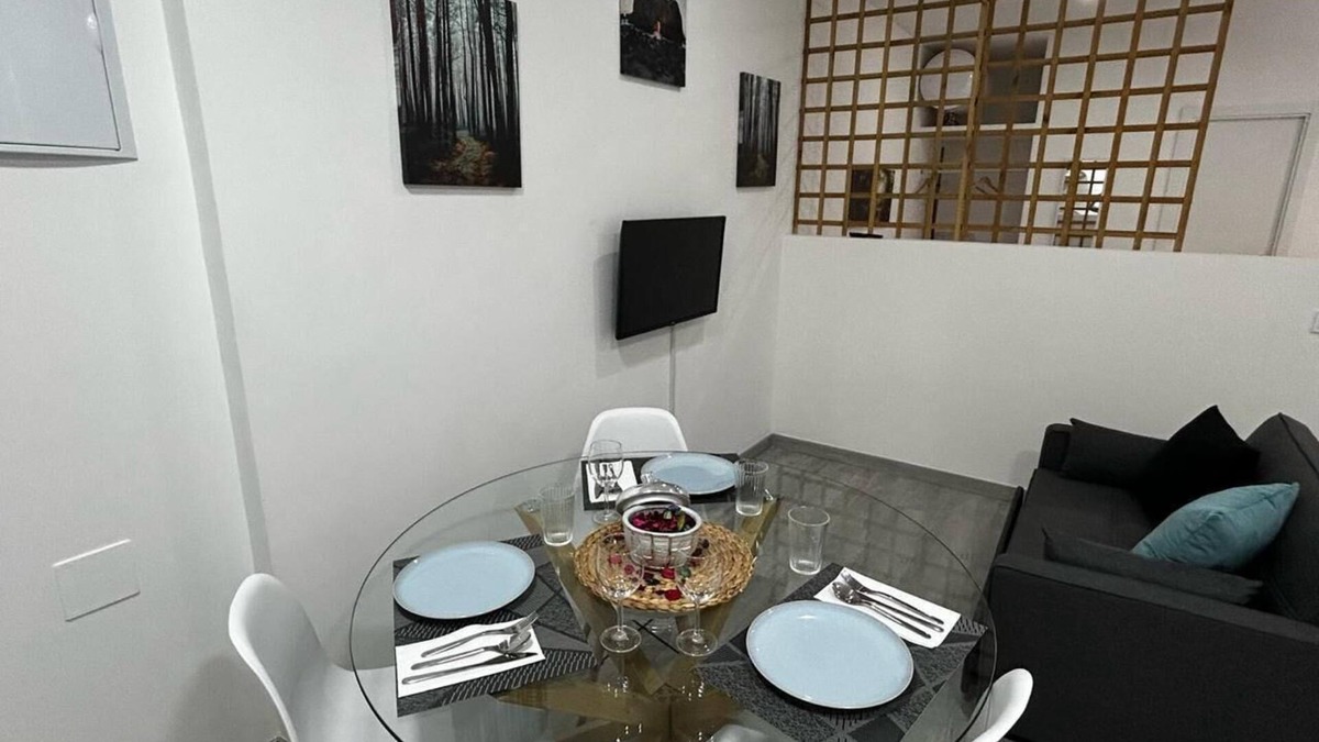 Aluche Apartment | Beautiful fully equipped and refurbished studio apartment in the center of Madrid