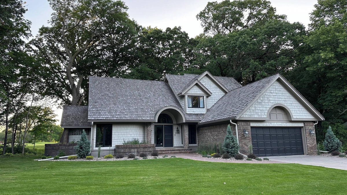 Chaska House | Beautiful Fully Remodeled House Located on Hazeltine National Golf Club.