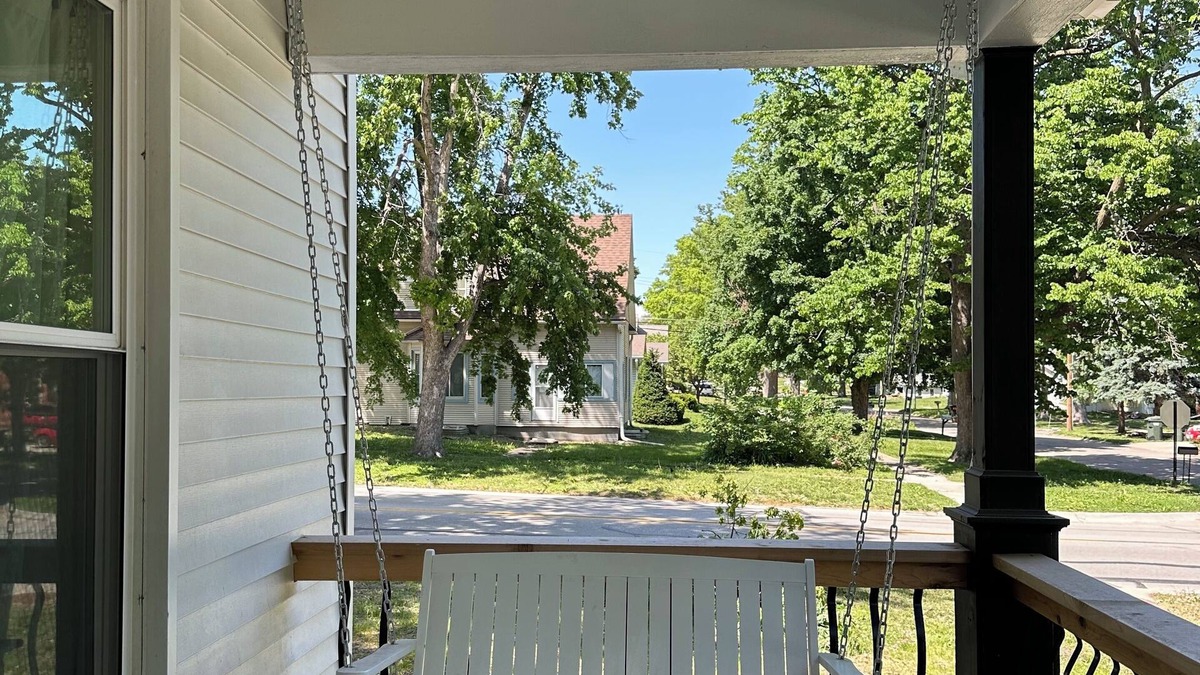 Wahoo House | Beautiful Fully Renovated Charming 3-bedroom house in pleasant Wahoo, NE