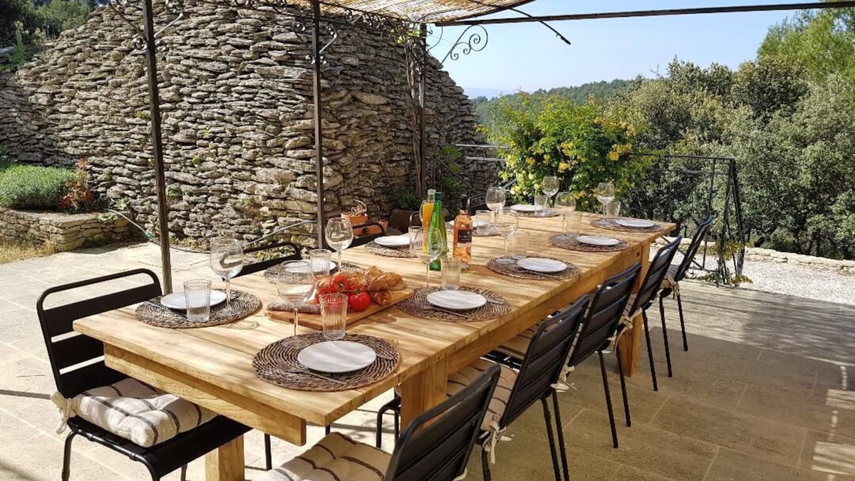 Saumane-de-Vaucluse Villa | Beautiful getaway in the heart of the Provence region