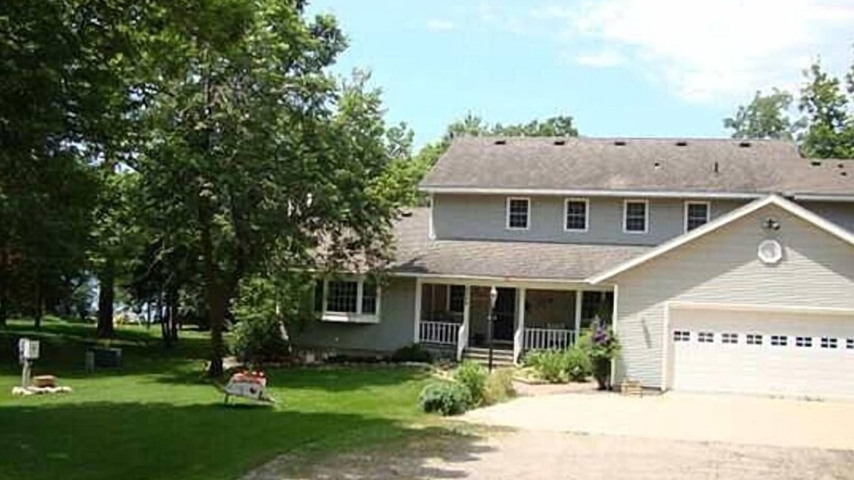 Spicer House | Beautiful George Lake Vacation/Retreat Home by Spicer MN