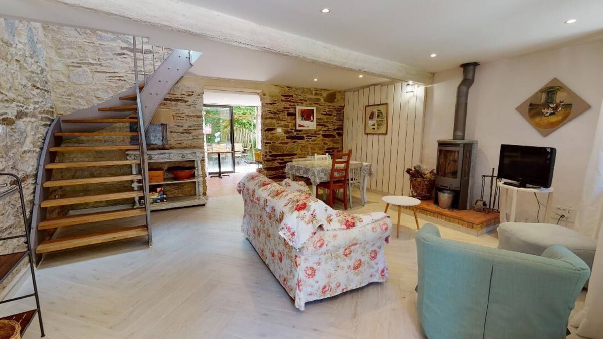 Les Martys Cottage | Beautiful Gîte 3 épis, in exposed stone with shaded terrace