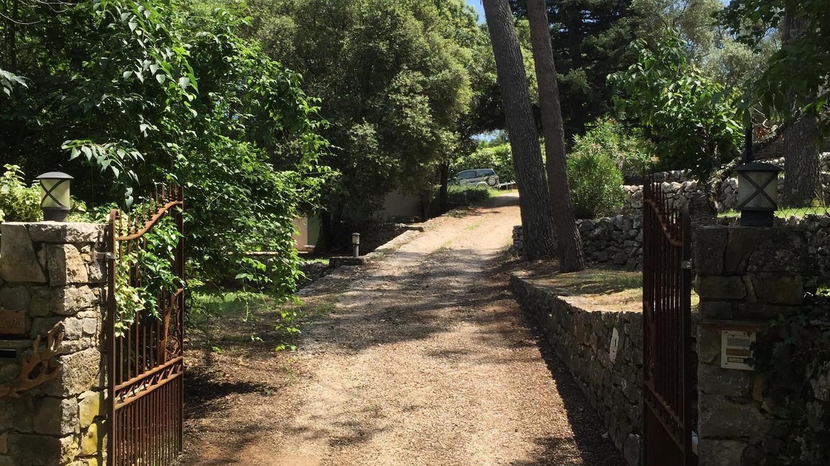 Saint-Jacques Villa | Beautiful guest house 60 M², 3*, in a quiet place with trees, closed property