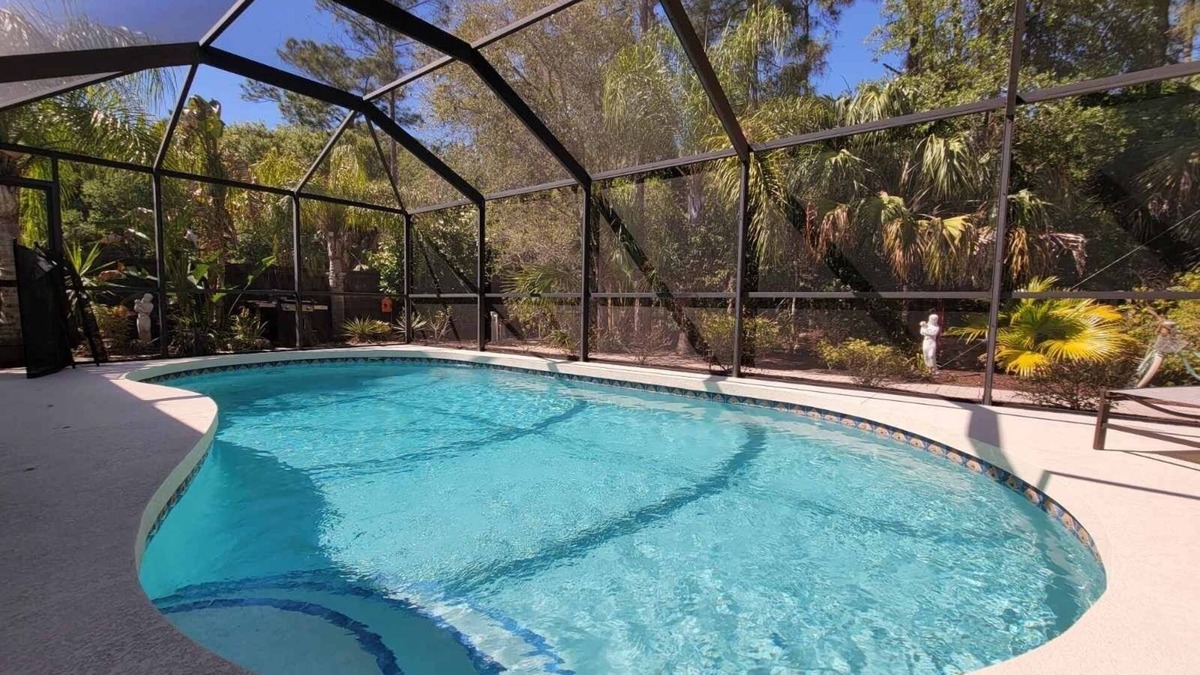 North Port House | Beautiful Heated Pool House with Backyard Oasis