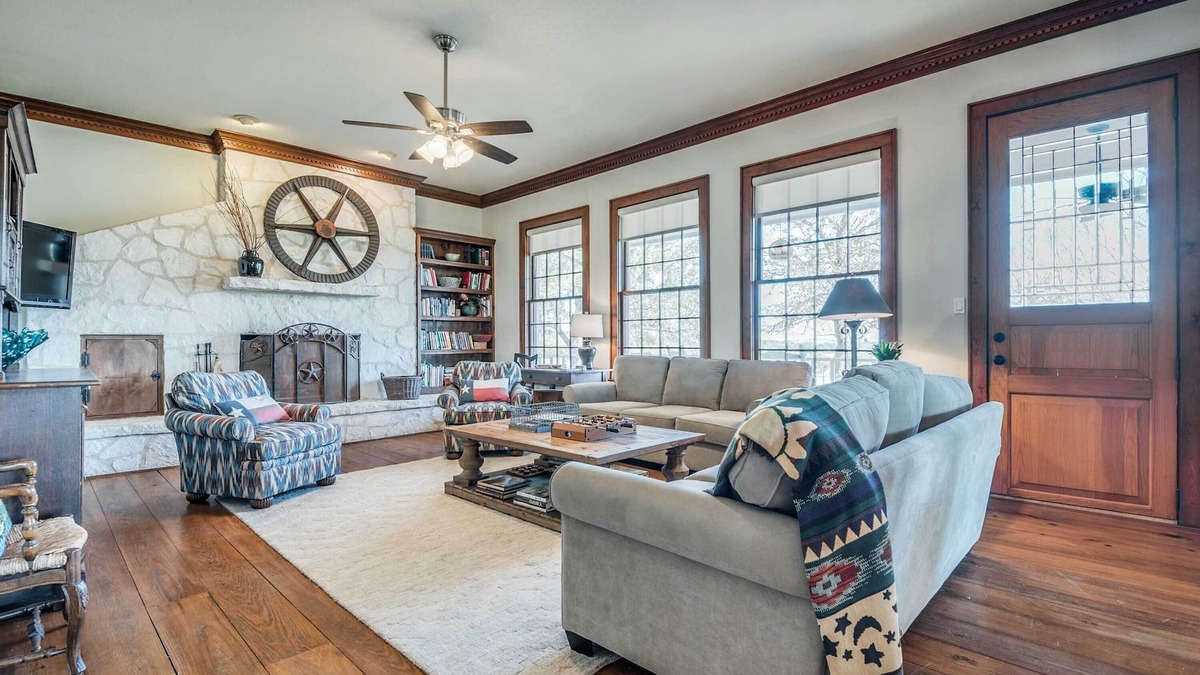 Boerne House | Beautiful Hill Country Ranch Home - 4 Mi to Town!