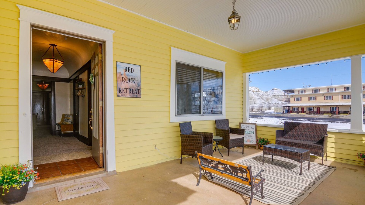 Cannonville House | Beautiful Historic Home Near Bryce Canyon!
