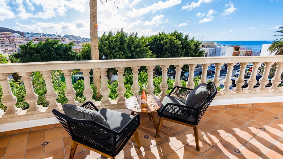 Morro Jable Apartment | Beautiful holiday rental with shared pool