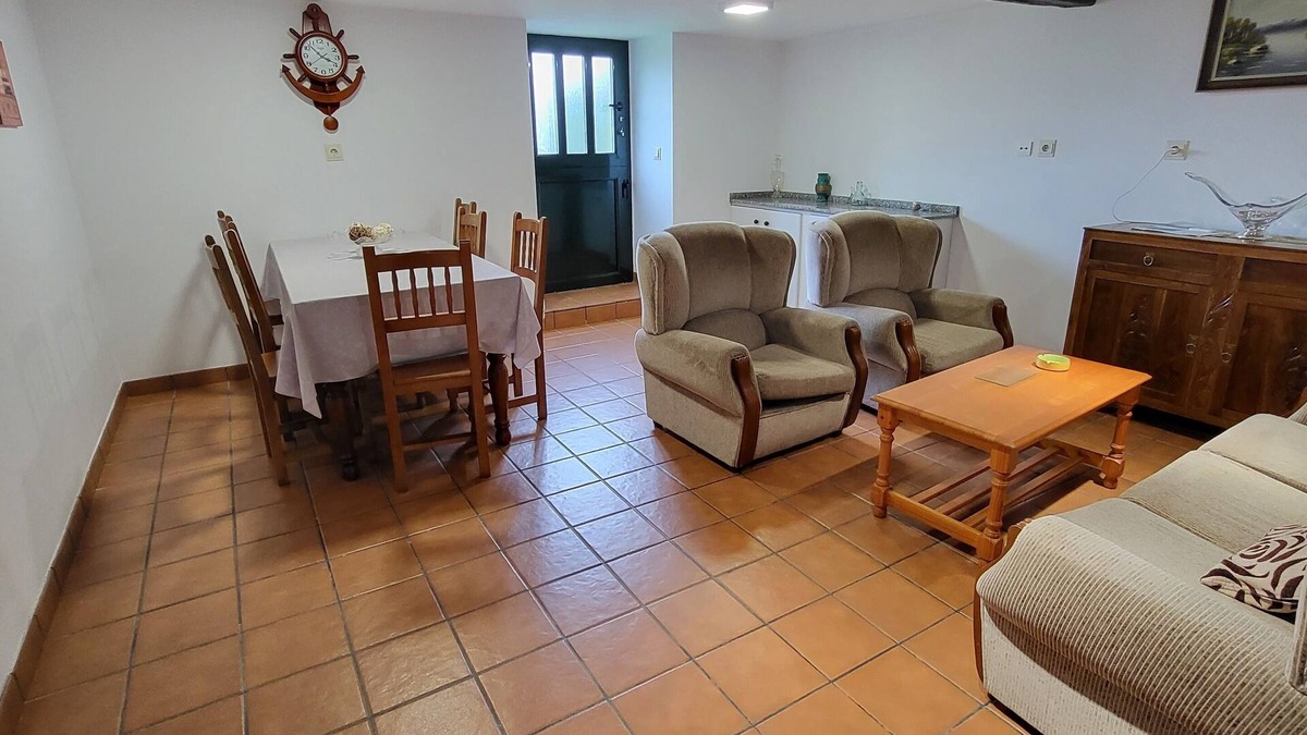 Ortigueira House | Beautiful holiday home in Céltigos with a private garden.