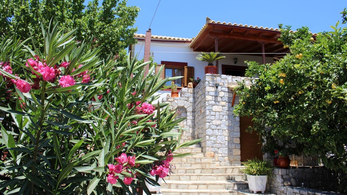 Aloizianika House | Beautiful holiday house with sea view, terrace, BBQ | Lakonia, Peloponnese