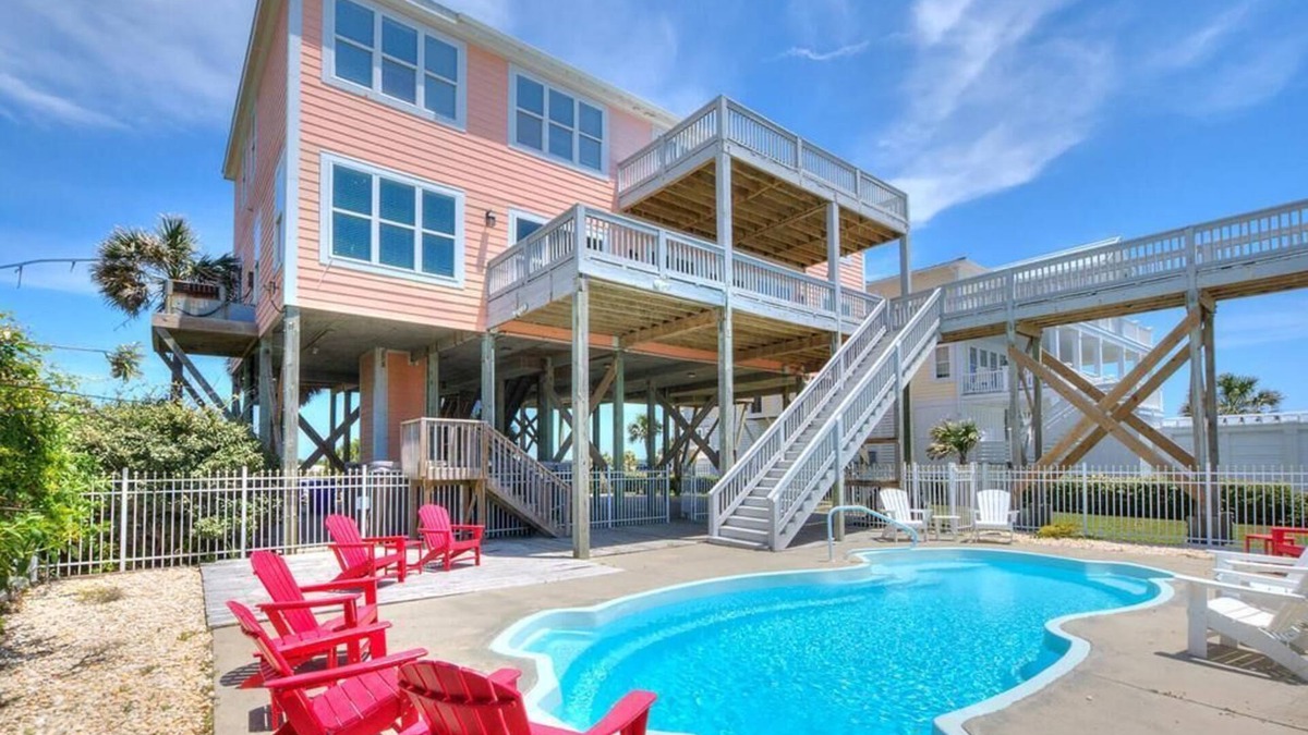 Oak Island House | Beautiful Home-Elevator, Oceanfront-Sleeps 39