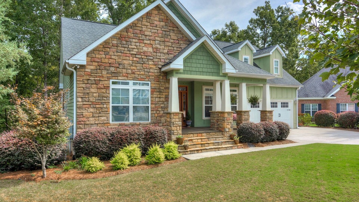 Evans House | Beautiful home for MASTERS rental