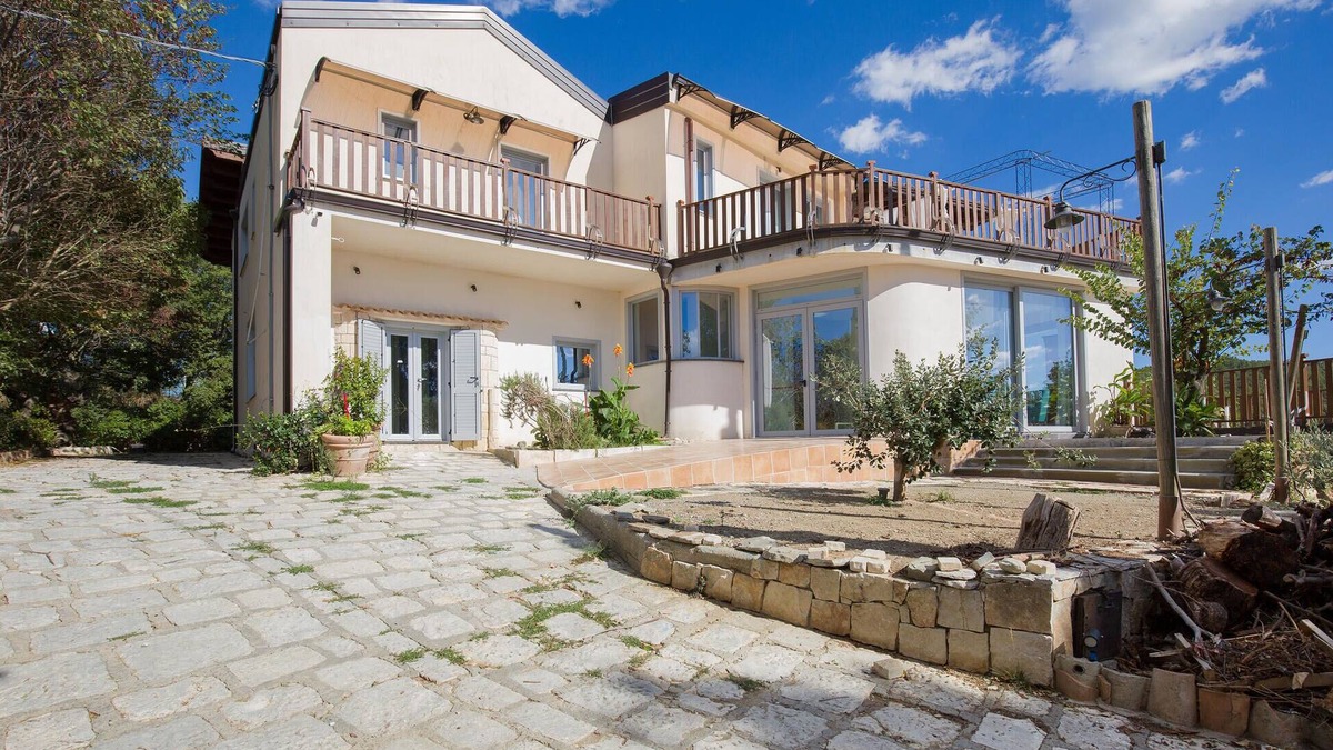 Colobraro House | Beautiful home in Colobraro with WiFi