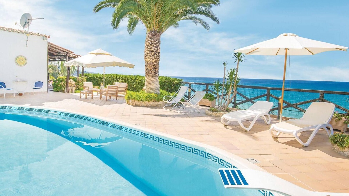 Costa dei Monaci House | Beautiful home in Parghelia VV