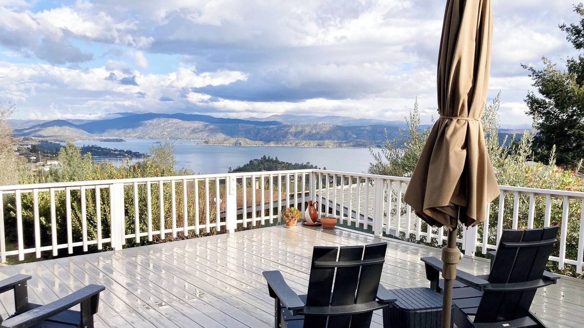 Kelseyville House | Beautiful home in Kelseyville with lake view, minutes from Wine Country