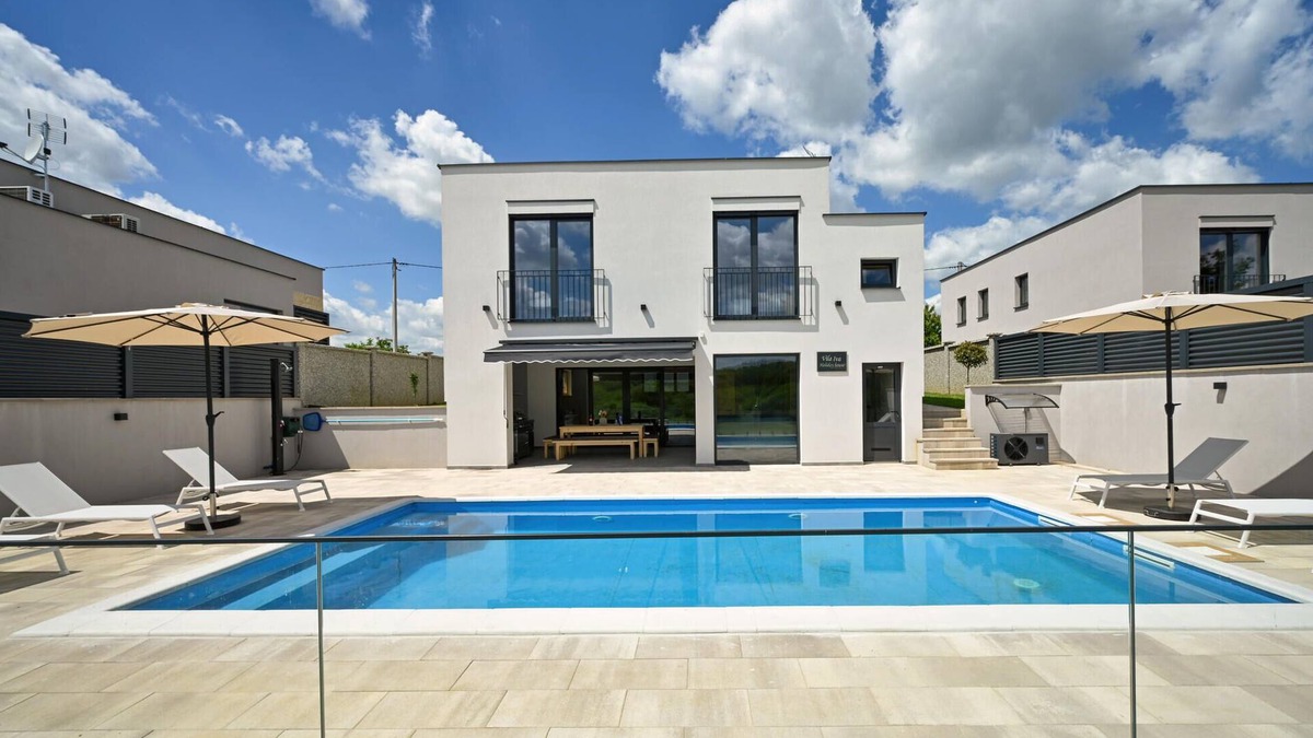 Veliko Trojstvo House | Beautiful home in Maglenca with sauna