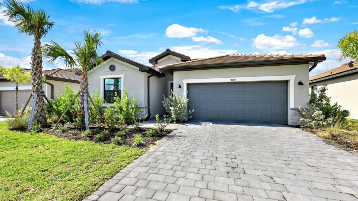 Gateway House | Beautiful Home in Paradise!